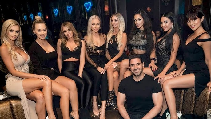 Social Circle Building: The Most Underrated Way to Meet Women